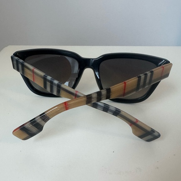 Burberry | Mammoth Sunglasses Black Frame Grey Lens